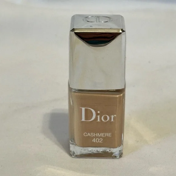 Dior Cashmere 402 Nail Lacquer in Beige/Nude - Picture 1 of 5